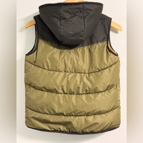 Bass Pro Shops Youth L Hooded Fleece-Lined Vest | Green Black Outdoor - Picture 8 of 16